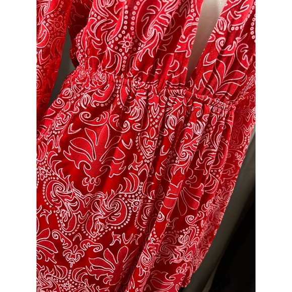 Pretty Little Things Red and White Long sleeve V-Neck Sexy Jumpsuit sz 6 - Picture 2 of 6